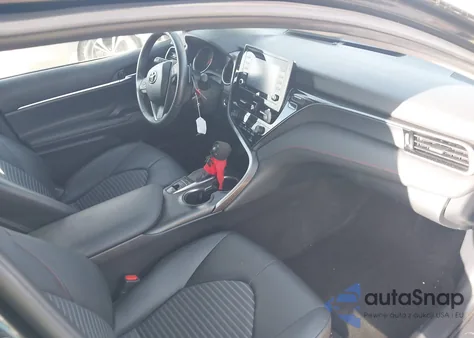 2022 Toyota Camry Trd z USA, uszkodzony, nr VIN 4T1KZ1AK7NU066674